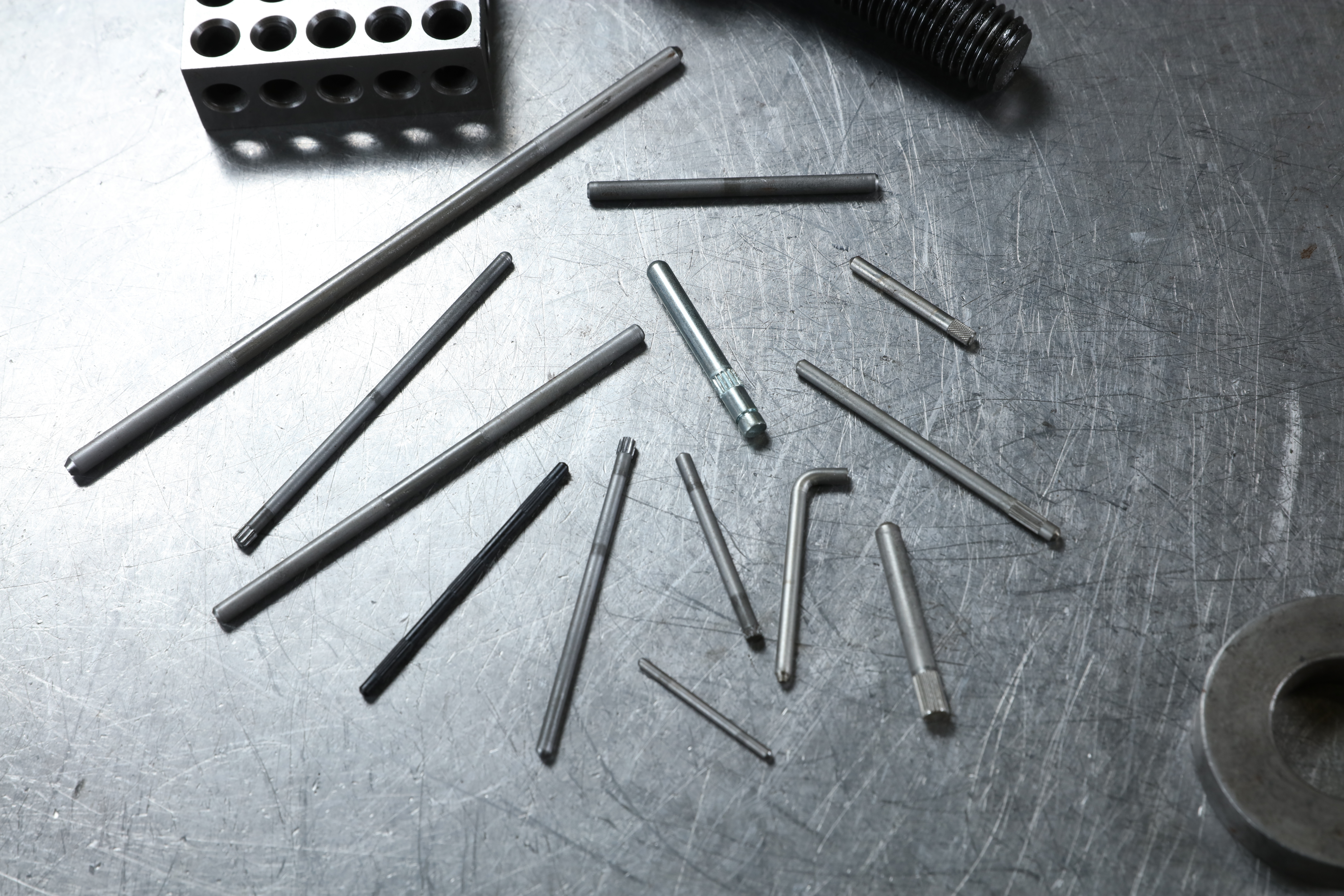 examples of knurled pins